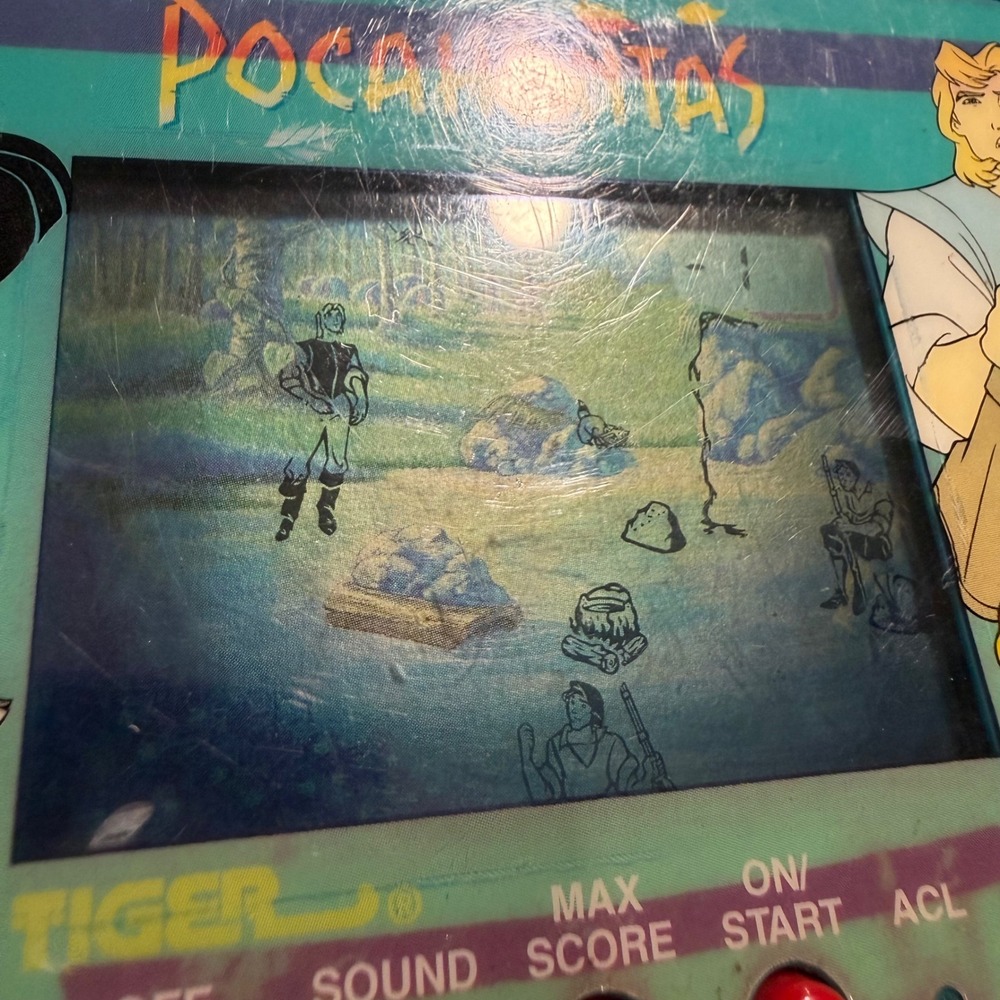 Tiger Electronics Disney Pocahontas Electronic LCD Handheld Game 1992/95 Tested - Picture 3 of 6